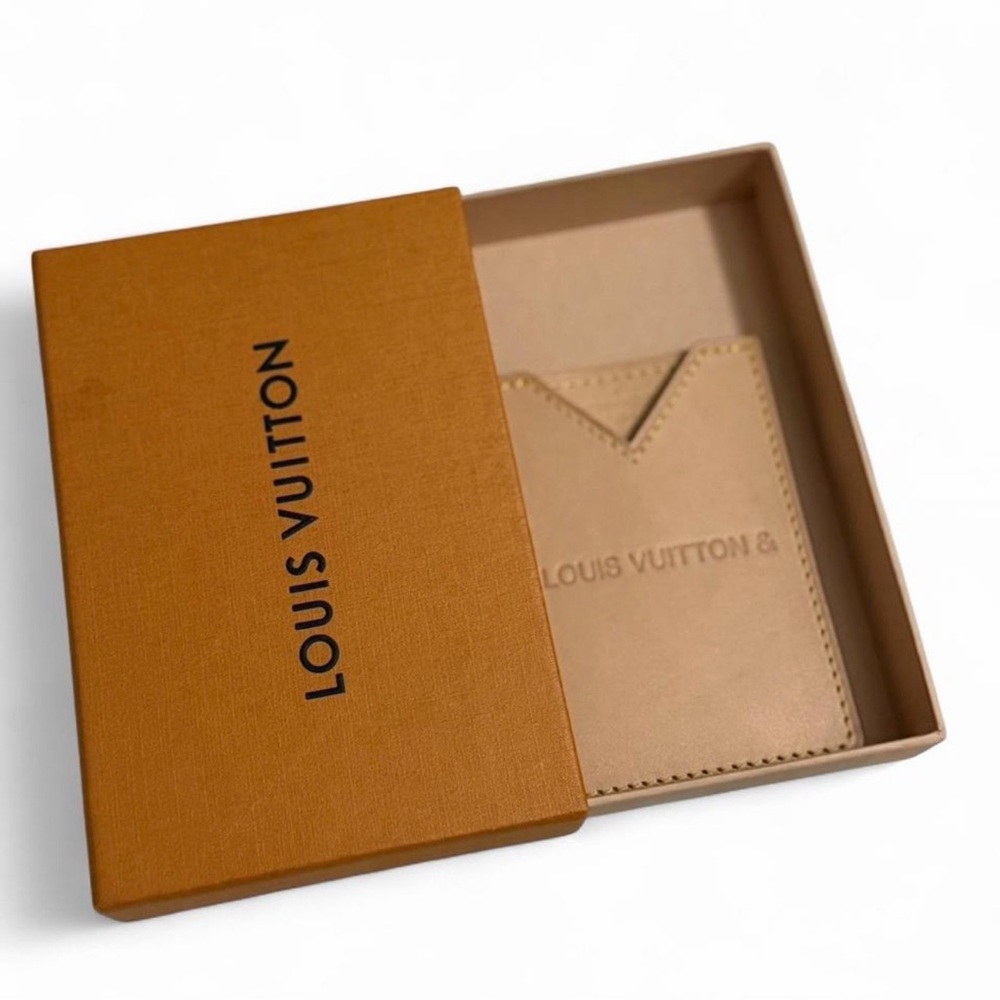 Louis Vuitton Card Case Limited Event Shibuya
Nume Leather